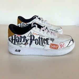 NIKE Air Force 1 X Harry Potter Unisex Custom Sneakers in White, size 8.5